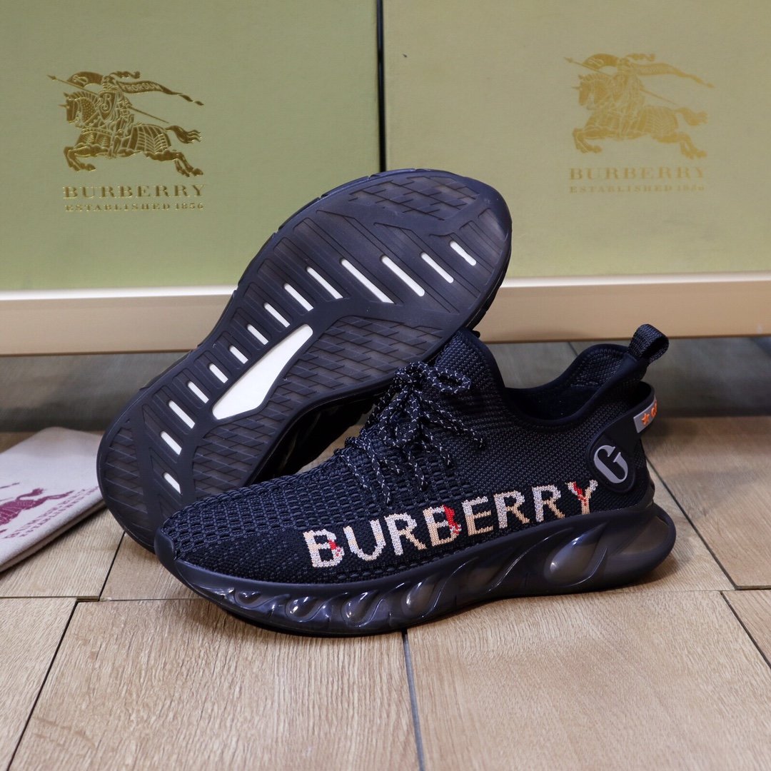 Burberry Shoes man 010